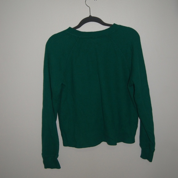 Women's Green Old Navy Sweater size Medium - Picture 2 of 4